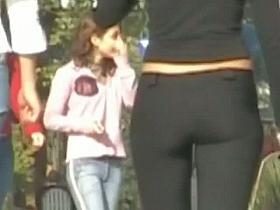 The hottest candid booty in public in tight jeans and pants