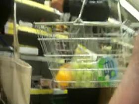 bonita chica con mallas transparentes