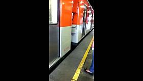 NALGONCITA EN EL METRO (SEGUIMIENTO)