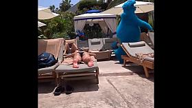 Asian Girl Looks SO Sexy In Her Bikini