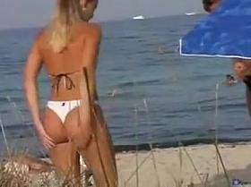 Voyeur beach1