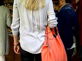 blond nice ass- blonde tres joli cul