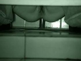 Amatuer chicks pissing on video