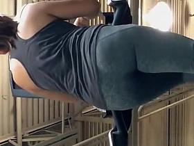 Latin milf with big booty in the gym
