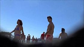 Tremendous young teen with a small bikini thong !