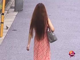 Jiggle that ass while I no panties shark you on the street