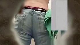 Nice ass girl pee