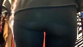 SEXY ASS IN LEGGINGS