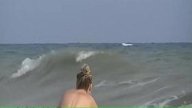 NICE BOOBS ON THE BEACH