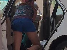 Car wash pink hair showing ass pt2