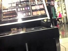 Nice butt chick in gray leggings