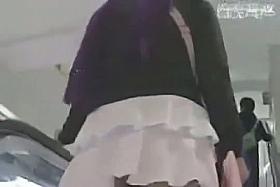 Hot ass babe in wind blowing up skirt vids