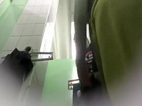 College friends have great sex in the fitting room