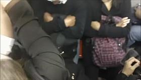 Apoyon en el tren 04