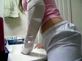 girlfriend caught by hidden cam. A weird way to masturbate