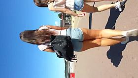 De shopping en shorts