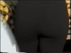 Street candid closeup of the amateur ass in tight pants 04e