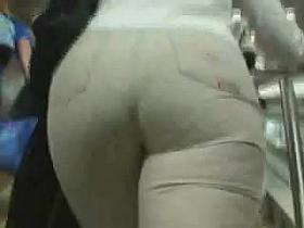 CANDID BOOTIES IN MOTION in HD