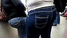 Mega Culona en el metro (Big butt)