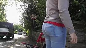 Following an arousing milf on the street