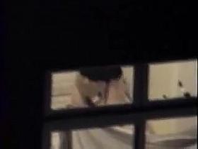 Vizinha flagrada se trocando