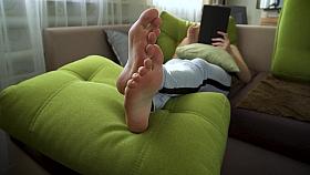 Hot Girl Teasing Her Sexy Feet While Ignoring You 4k