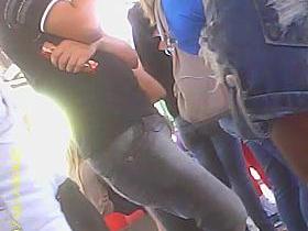 debaixo da saia upskirt ruivinha deliciosa