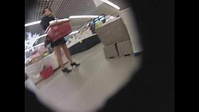 femme brune tenue sexy