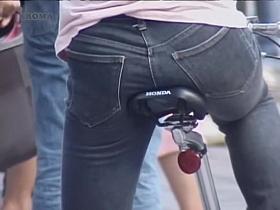 Candid jeans video of Asian amateur with firm butt armd00300B