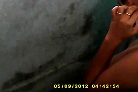 Smart Southindian Aunty's BIGBOOBS expose while bathing