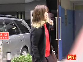 Hot Asian cutie gets a quick juicy street sharking.