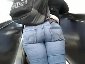 ASS ON A ESCALATOR