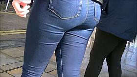 Candid bubble butt teen tight blue jeans