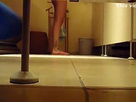 Woman spied in tanning change room