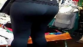 Mama e Hija par de Exhibicionistas en jeans y en mallones