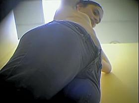 Sexy bimbo after the pool shows of her nicely trimmed cunt