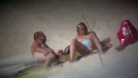 Everybody love to be naked on the beach especially girls