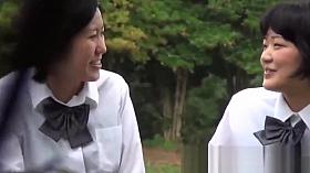 Cute Japanse schoolgirl with pigtails pisses in the wind