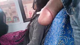 mostrando pene en el bus