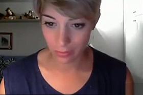 Very beautiful short hair girl CAM