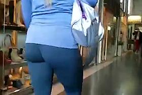 Leggings and Yoga Pants Voyuer