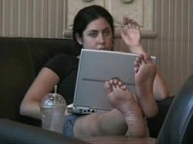 Candid Teen Feet in a coffee shop (she knew)