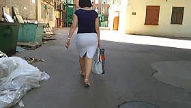 Sweet Candid Ass in Skirt 01 (Mature)