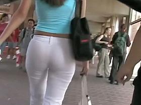 Blonde teen's sexy candid butt