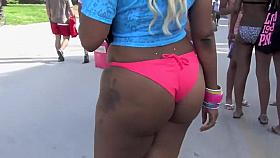 Yummy ghetto booties bounce all over the place