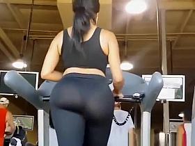 Big booty chick in black leggings
