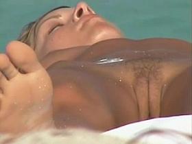Pussy beach 1 - voyeur camera