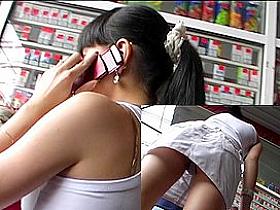 Kewl bow over upskirt