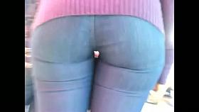 Beautiful open ass to enter