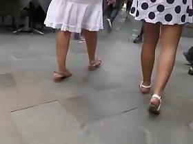 Teen in dotted short skirt upskirt